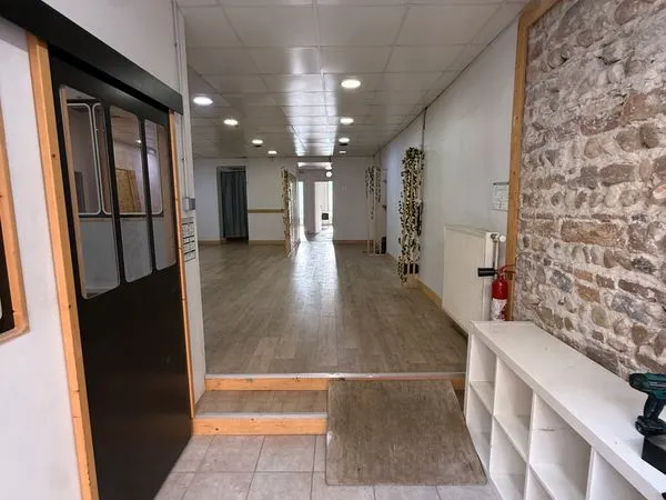 Local professionnel - 104m2 RDC - 5 pièces - 10 Grande Rue de St Clair - Caluire