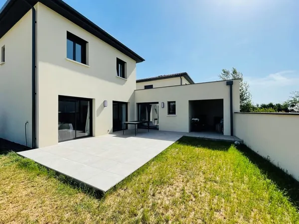 Maison individuelle duplex avec jardin - garage - cuisine éq