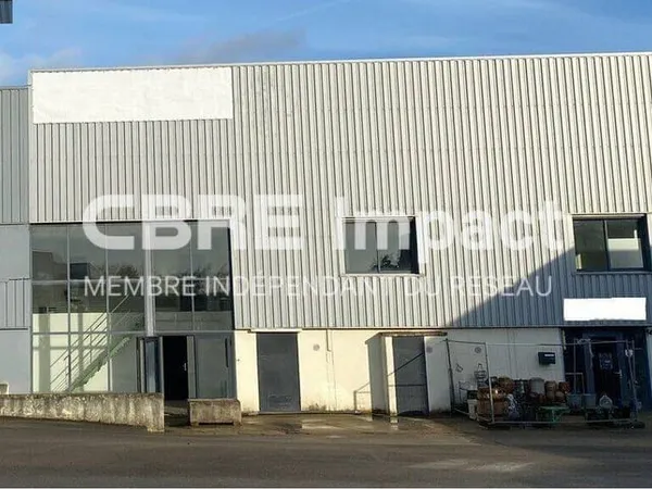 Local d'activité 770 m²