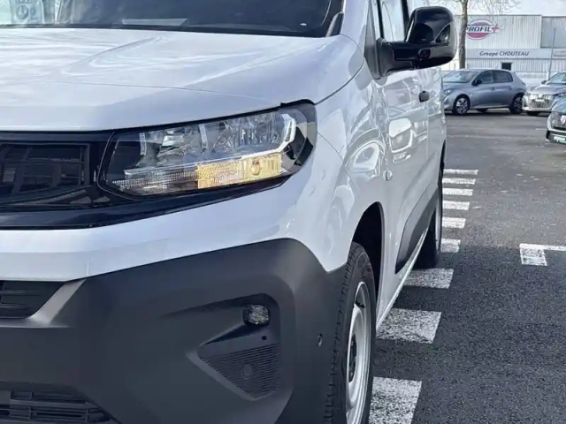 Opel Combo cargo m 650 kg bluehdi 100 s&amp;s bvm6 — photo 36