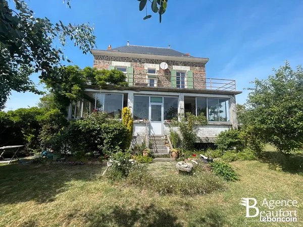 Maison 10 pièces 231 m²