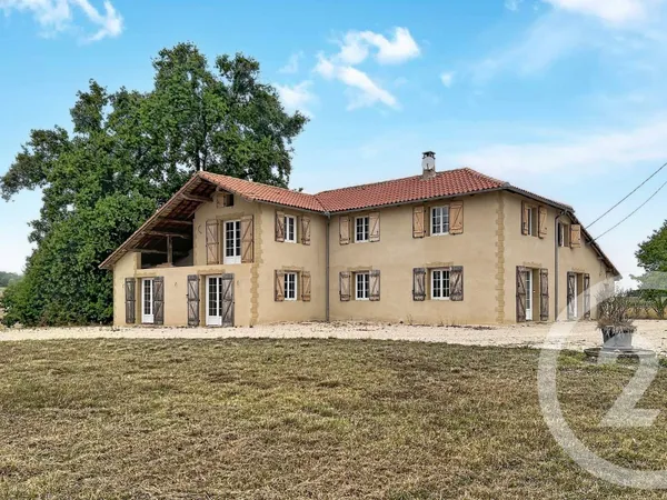 Maison 12 pièces 274 m²
