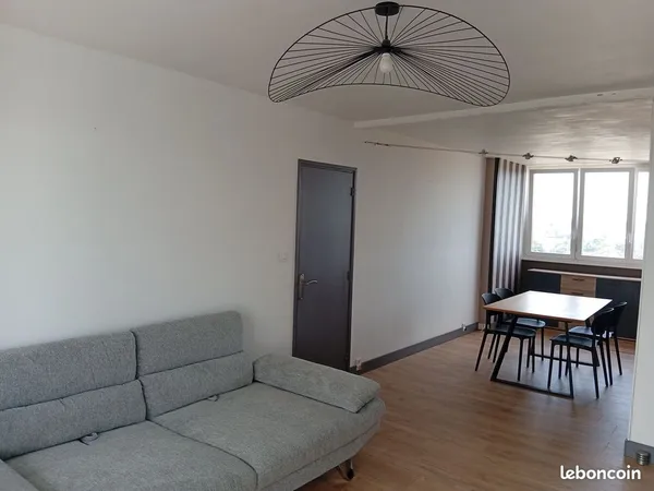 T4 rénové de 74m² - 3 chambres - Proche centre-ville