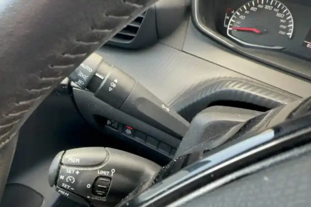 Peugeot 208 bluehdi 100 s&amp;s bvm6 — photo 22