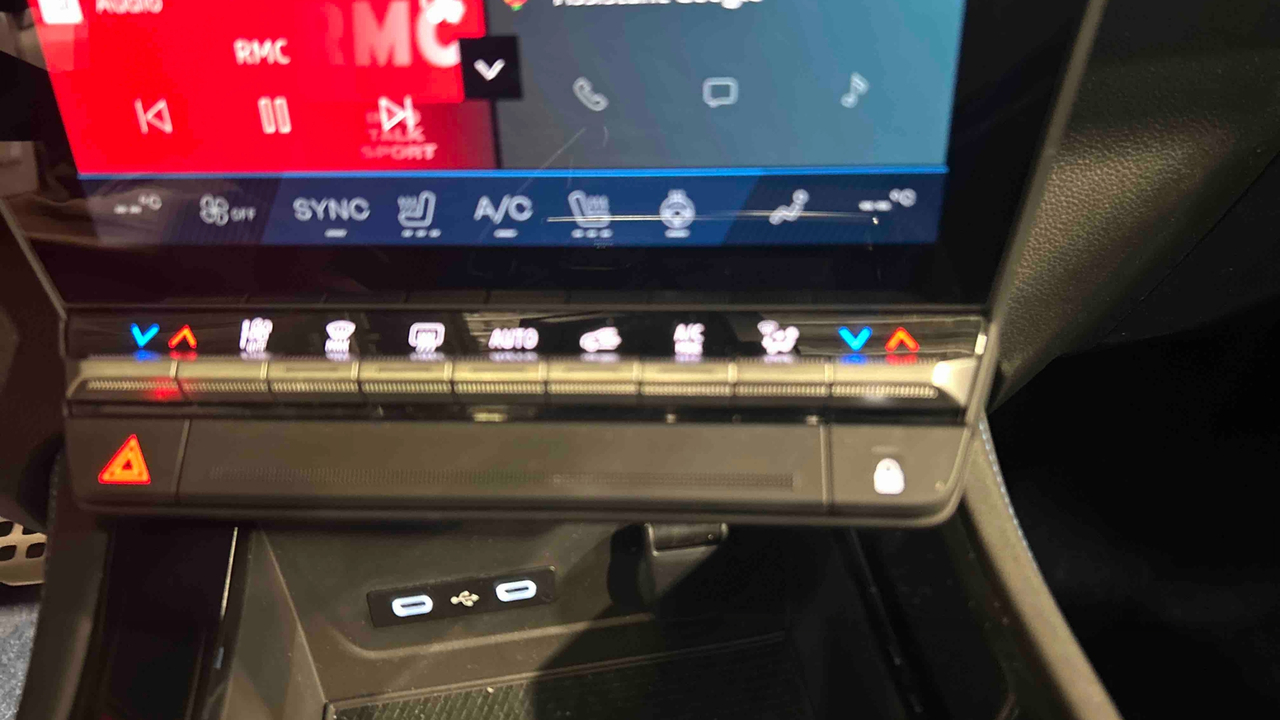 Renault Rafale hyper hybrid E-Tech 300 ch 4x4 — photo 16