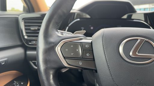 Lexus NX 450h+ 2.5 VVT-i 309 Plug in Hybrid CVT - Executive – 2022 – 73653 km – Hybride rechargeable – Boîte Automatique — photo 8