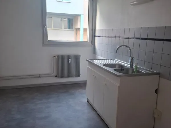 F2 58M² Rch avec cave - Résidence séniors - Proche Centre