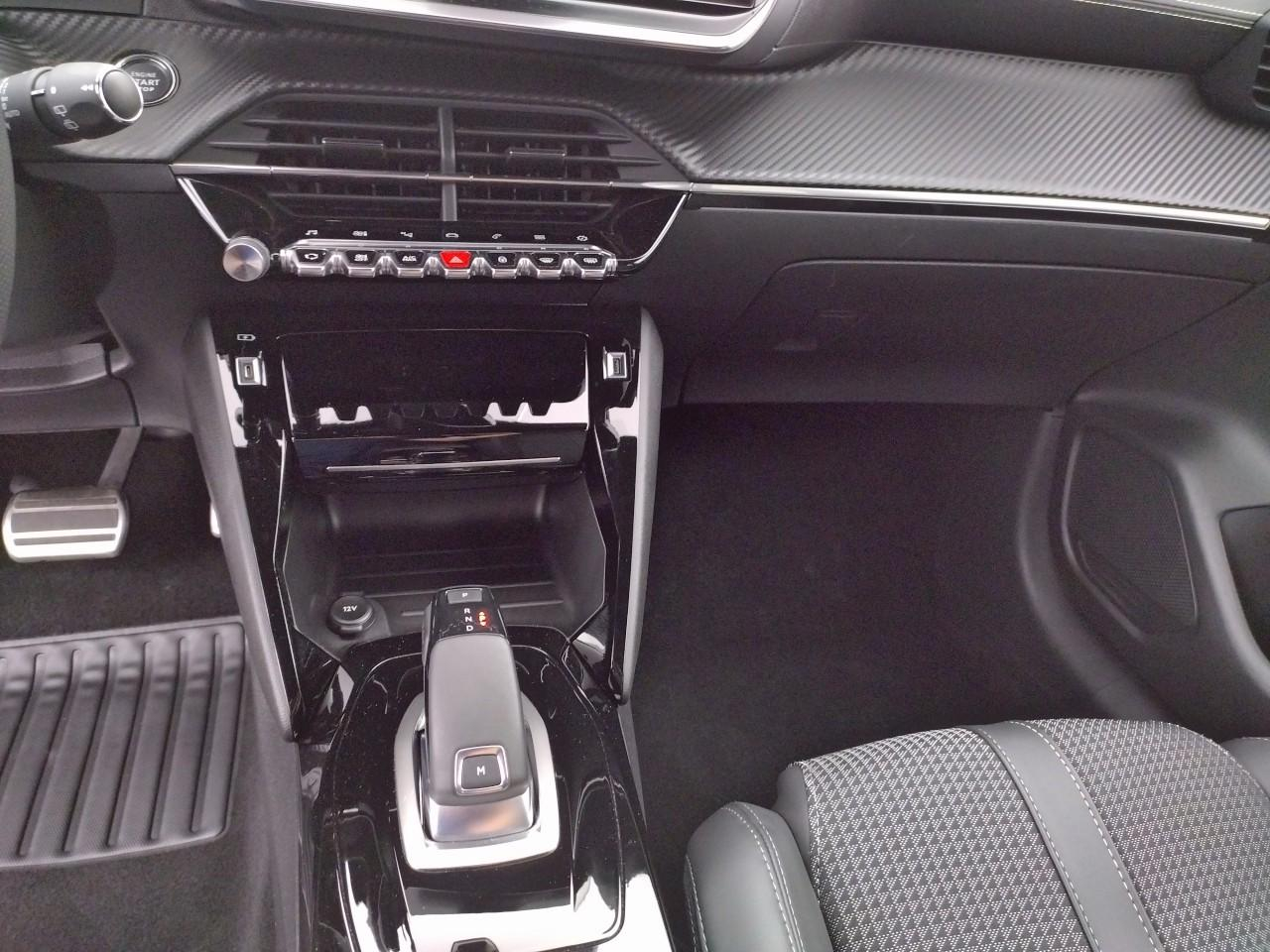 Peugeot 208 puretech 100 s&s eat8 gt — photo 21