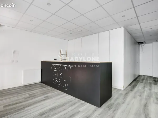 Bureau 319 m²