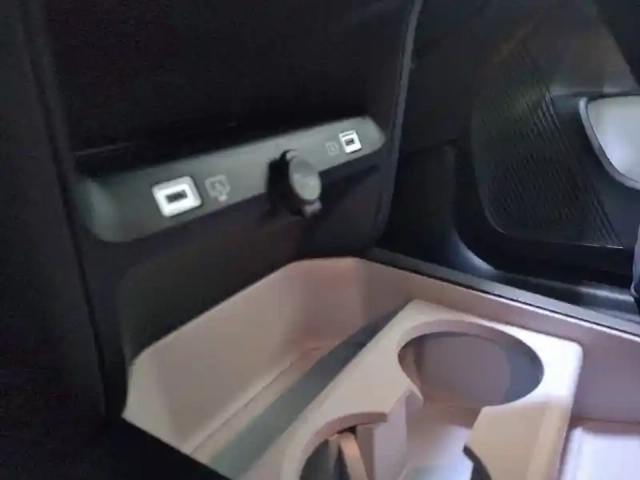 Citroën C5 Aircross hybride 145 ch e-dcs6 — photo 26