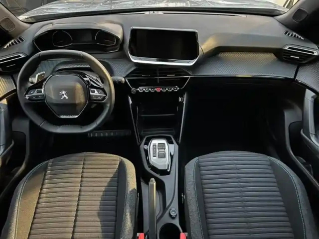 Peugeot 2008 1.2 puretech 130ch s&amp;s style eat8 — photo 7