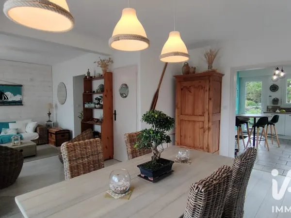 Maison 9 pièces 217 m²