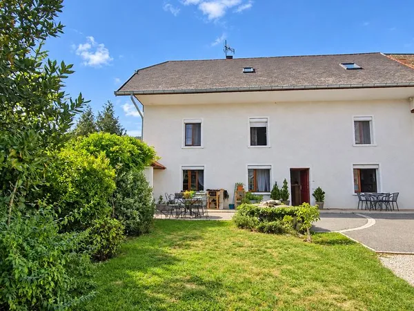Maison 11 pièces 240 m²