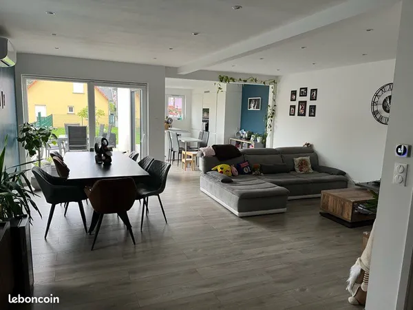 Maison familiale récente quartier calme