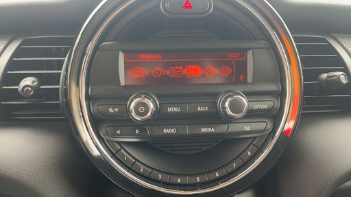 Mini One 1.2 102 - Hatch – 2016 – 126356 km – Essence – Boîte Manuelle — photo 17