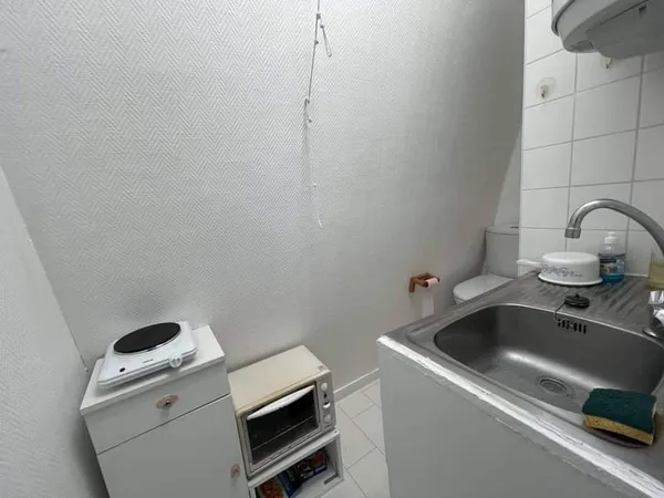 Chambre de service 1 pièce 9 m²