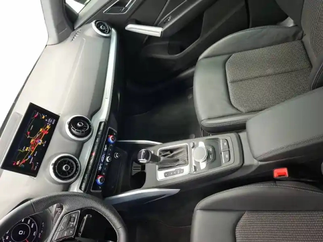 Audi Q2 35 tdi 150 s tronic 7 — photo 28