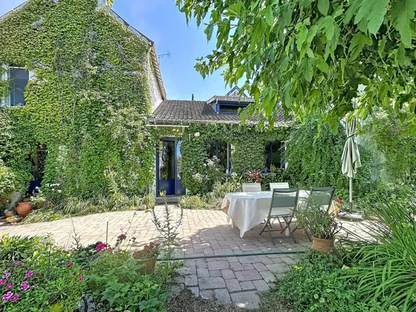 Au calme d'une impasse, découvrez cette maison familiale à Sablé-sur-Sarthe !
