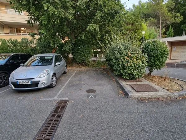Place de parking et Garage