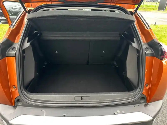 Peugeot 2008 1.2 puretech 100ch s&amp;s active — photo 11