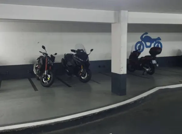 Parking 13 m²