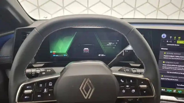 Renault Megane e-tech 220 ch autonomie confort — photo 6