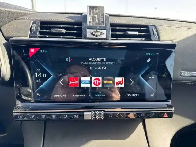 Ds Ds 7 ds7 crossback hybride e-tense 300 eat8 4x4 — photo 18