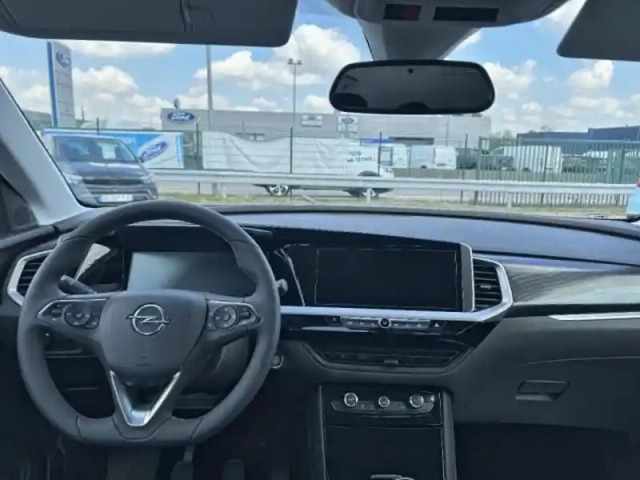Opel Grandland 1.2 turbo 130ch gs — photo 8