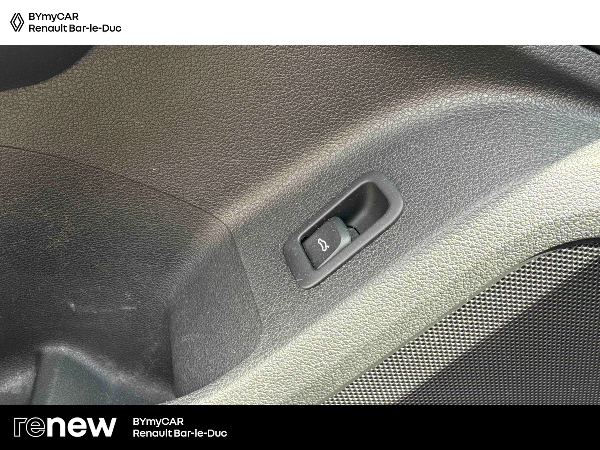 Audi Q2 35 TDI 150 S tronic 7 — photo 23
