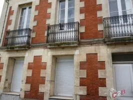IMMEUBLE CENTRE CASTRES GIRONDE TRES BELLE AFFAIRE !!!!