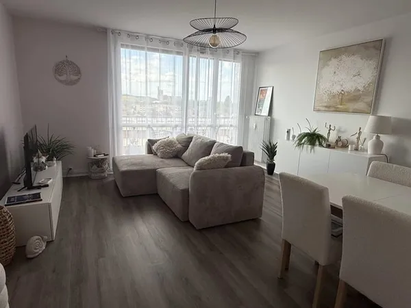Appartement T3 avec balcon - parking et cave - SENS