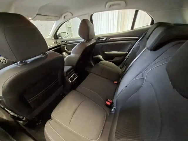 Renault Megane mégane iv berline blue dci 115 edc - 20 — photo 22