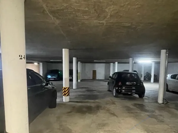Loue emplacement de parking 12m² Saint-Cloud - Parc de Béarn