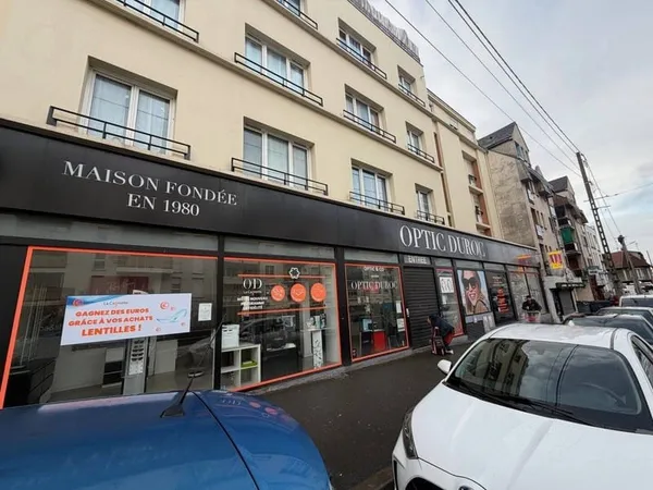 Boutique 2 pièces 120 m²