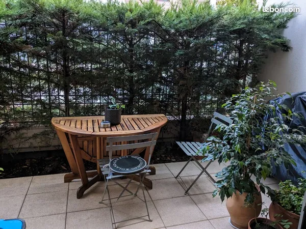 Propose colocation avec terrasse proche transports et commerces
