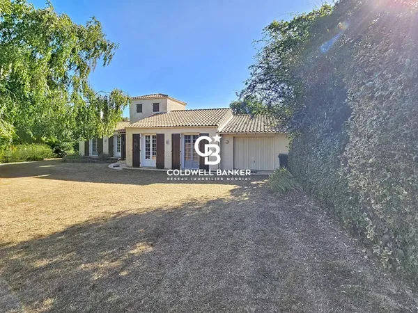 Maison familiale de 3 chambres avec jardin et garage — Meursac