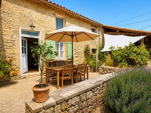 Ensemble immobilier de caractère de 290 m2 avec Gîte - Noaillan