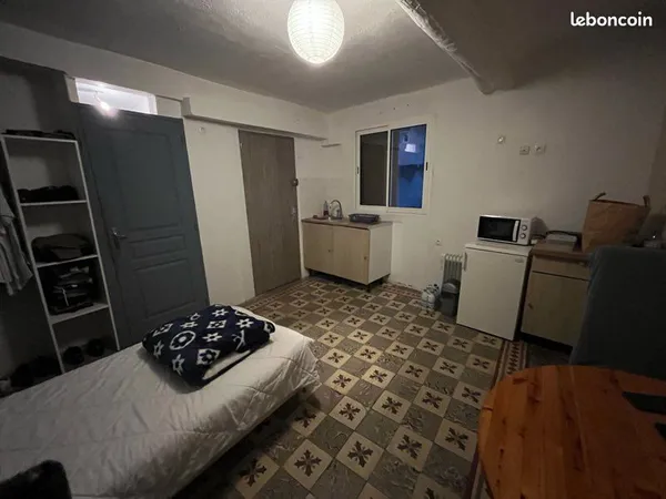 À louer studio centre ville Apt