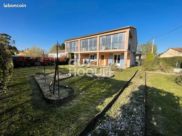 Propriété 6 pièces 200 m²