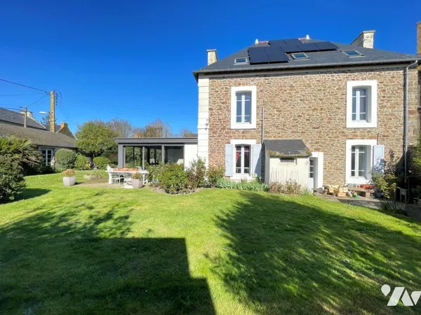 Maison 9 pièces 247 m²