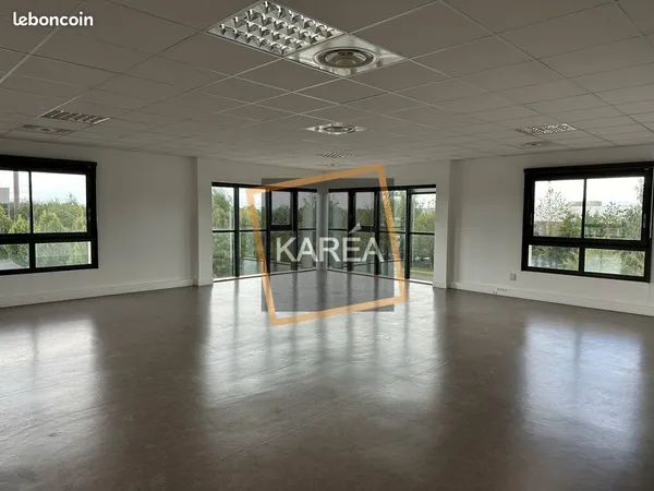 Bureaux 275 m² FERRIERES-EN-BRIE
