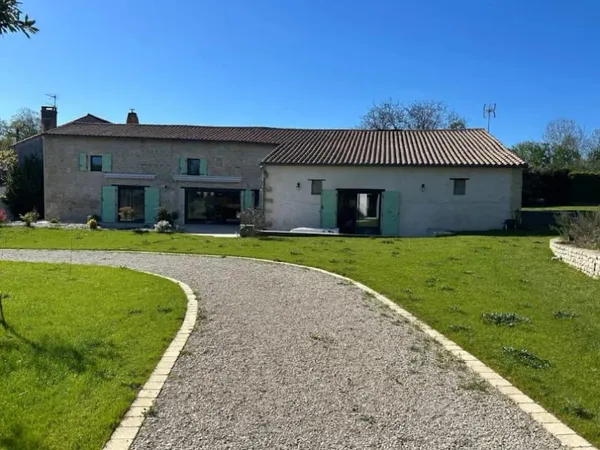 Maison 8 pièces 259 m²