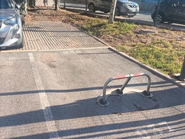 Loue 2 places de parking