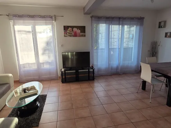 À LOUER - Appartement T2 meublé avec garage sécurisé - Agen