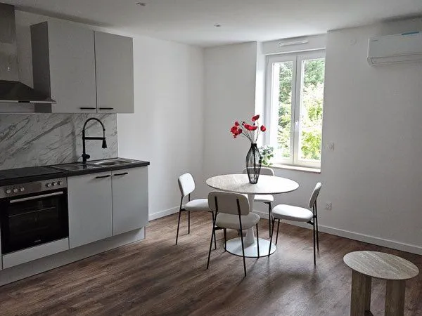 Location F2 meublé, rénové à neuf