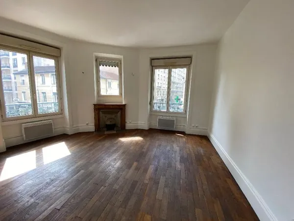 APPARTEMENT T2 - VILLEURBANNE