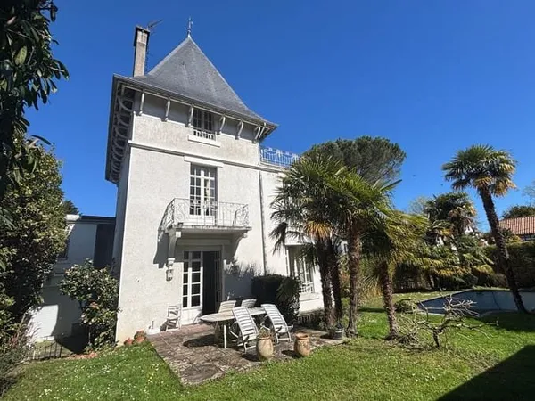 Maison 8 pièces 231 m²