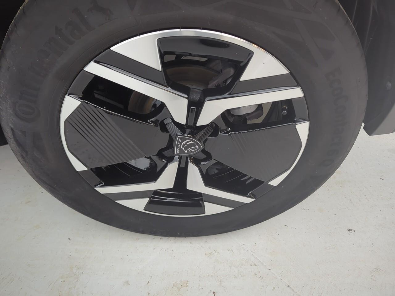 Peugeot 2008 puretech 130 s&s eat8 gt — photo 24