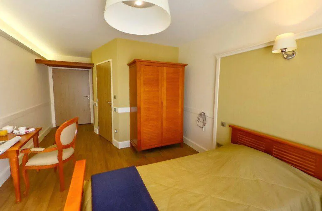 Photo 3