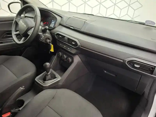 Dacia Sandero sce 65 — photo 27